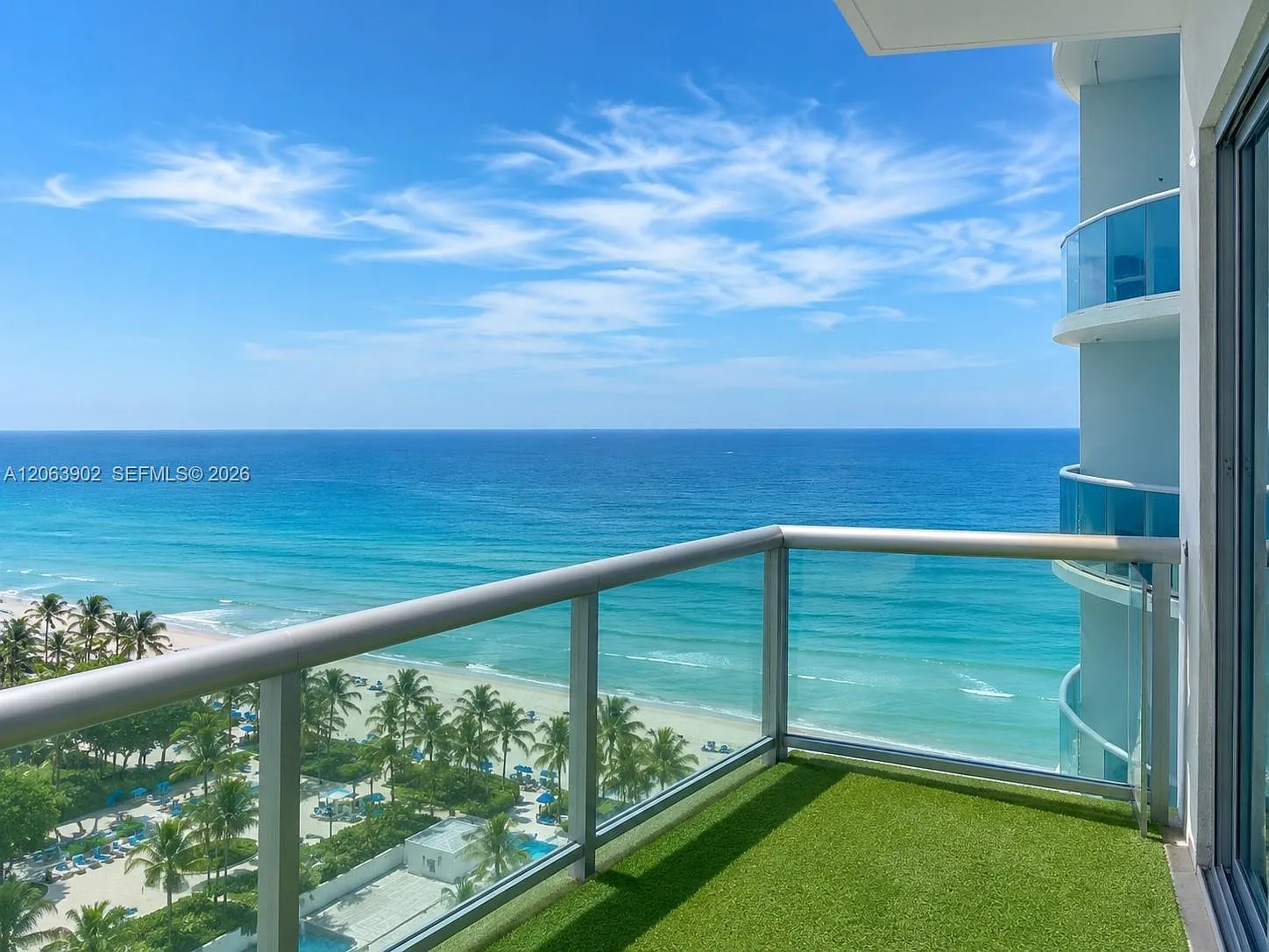 Tides On Hollywood Beach — Photo 4
