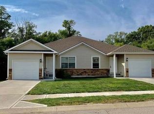 9319 N Robinhood Ave, Kansas City, MO 64154