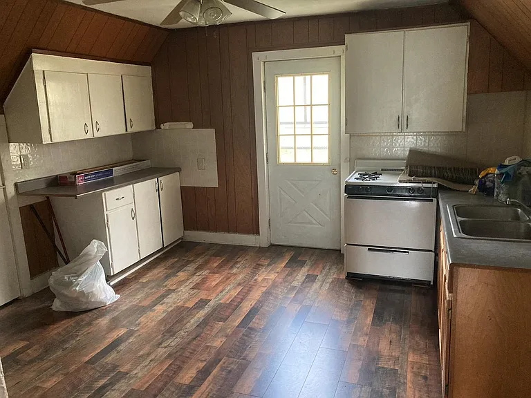 12 Squires St #3 — Photo 6