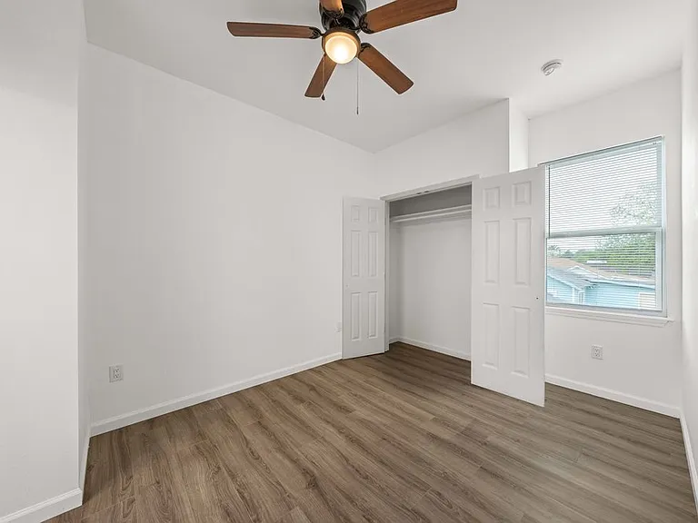 323 Gabriel St #201 — Photo 21