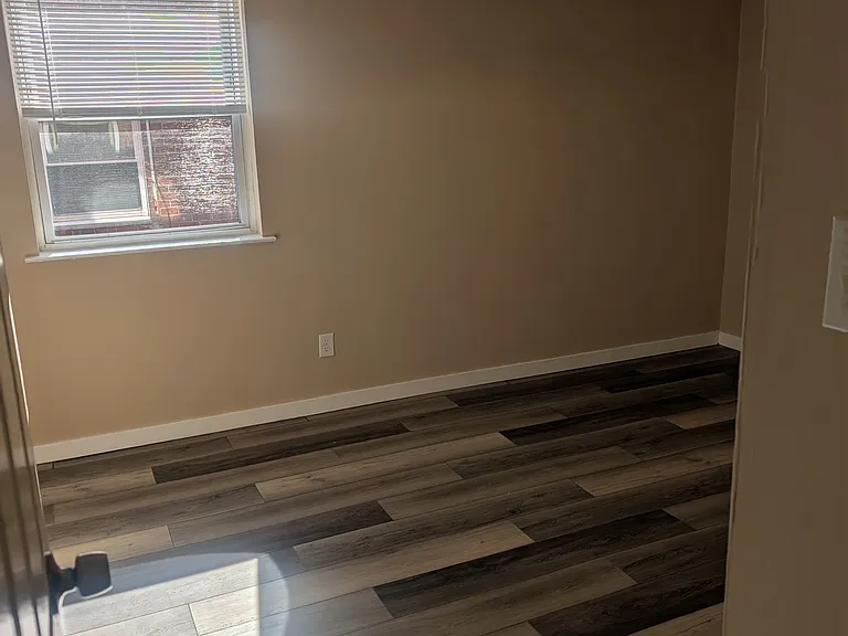 2116 Strahle St #1 — Photo 10