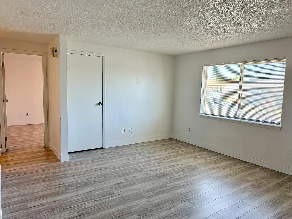 1351 Paul St — Photo 2