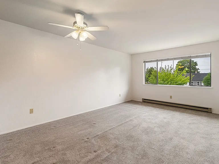 Heart of Downtown Lynden - Heritage Apartments — Photo 12