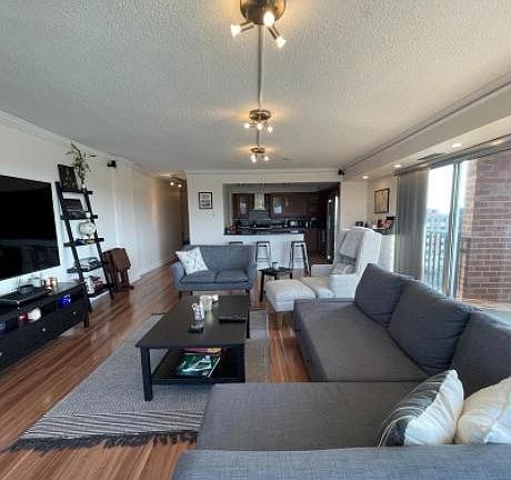 4th image of 1300 Army Navy Dr APT 922