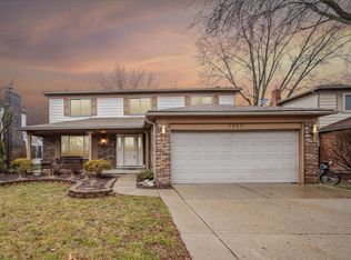 7357 Kingsbridge Rd, Canton, MI 48187
