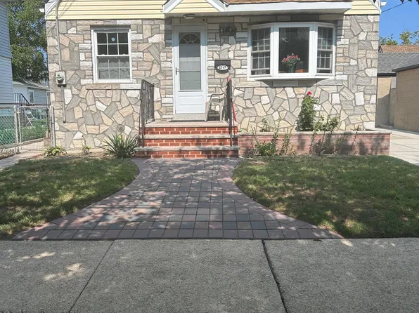 87-47 256th Street, Floral Park, NY 11001