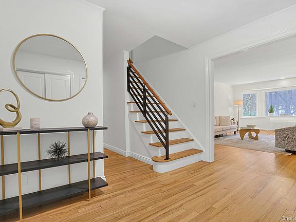 5th image of 97 Winding Brook Road