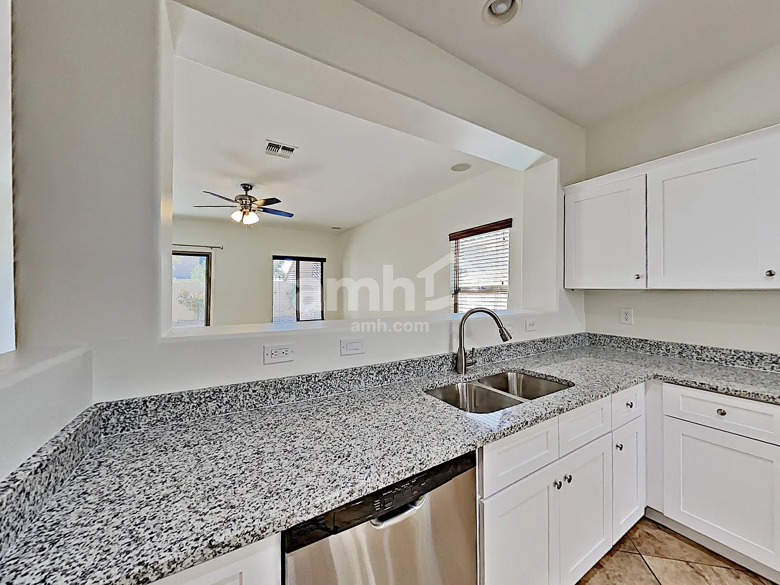 3 bed, 2.0 bath, 1480 sqft, $1,945 — Photo 4