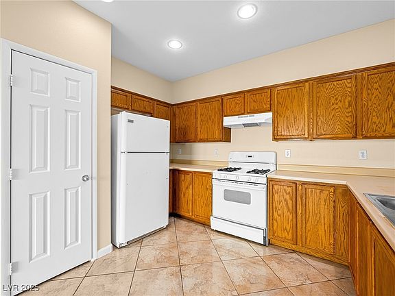 5th image of 3525 Terneza Ave