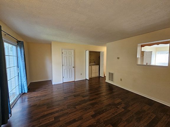 5th image of 2922 Sorrell Ct