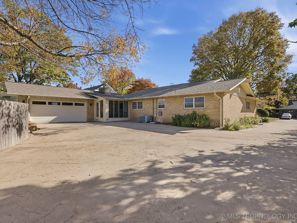 2943 E 56th Pl, Tulsa, OK 74105 | Zillow