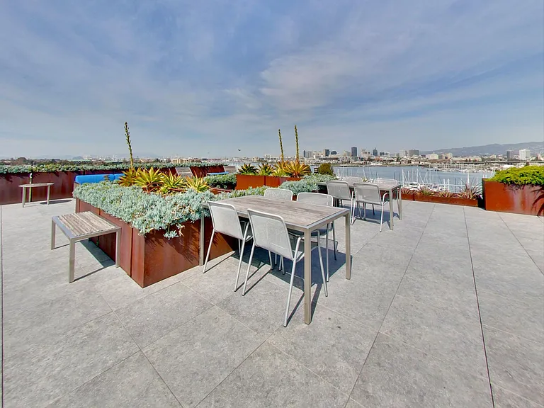 Panomar Luxury Apartments — Photo 32