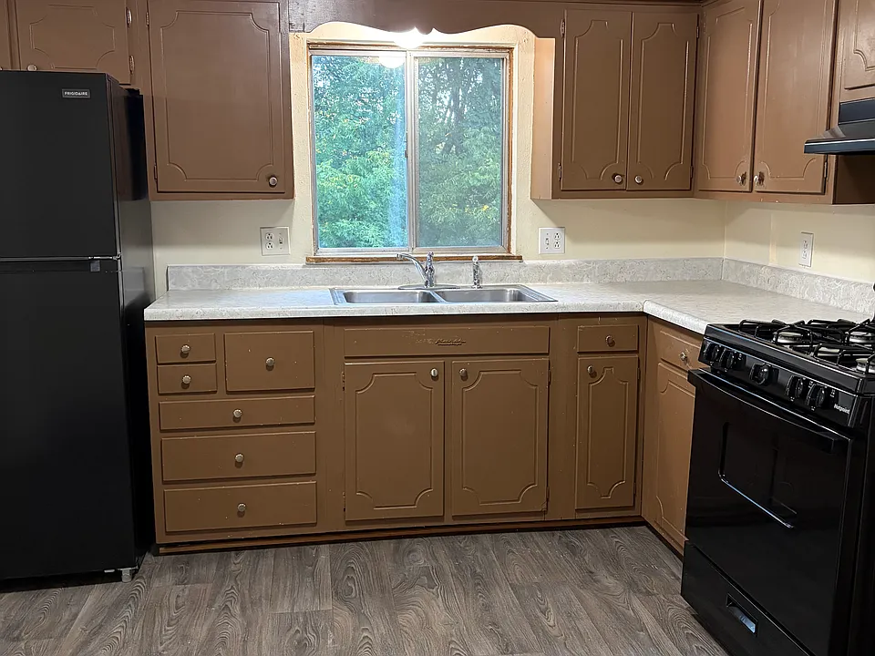 1104 Front St #1