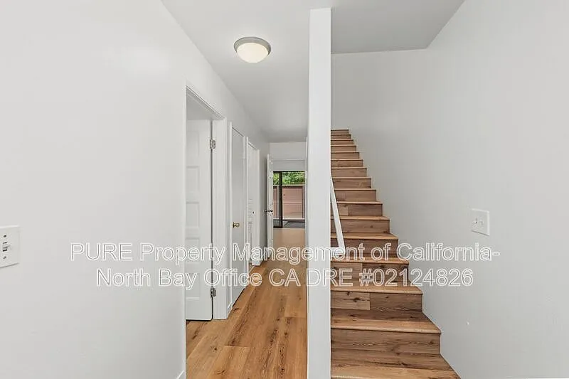 2 bed, 1.5 bath, $2,400 — Photo 3