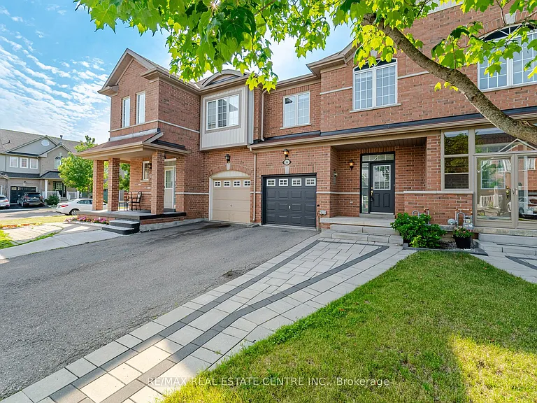 366 Hobbs Cres — Photo 4