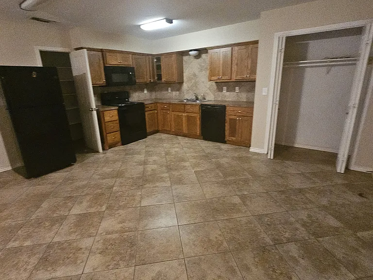 104 Meadow Brook Ln — Photo 3