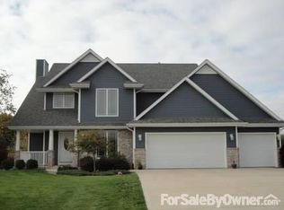 2139 Deer Run Dr, Delavan, WI 53115