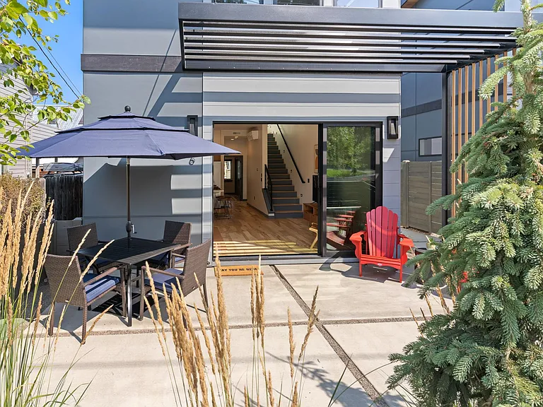 36 SW Roosevelt Ave — Photo 31