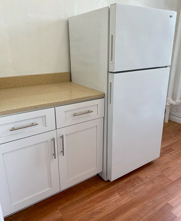 2nd image of 16 Richmond Pl #B