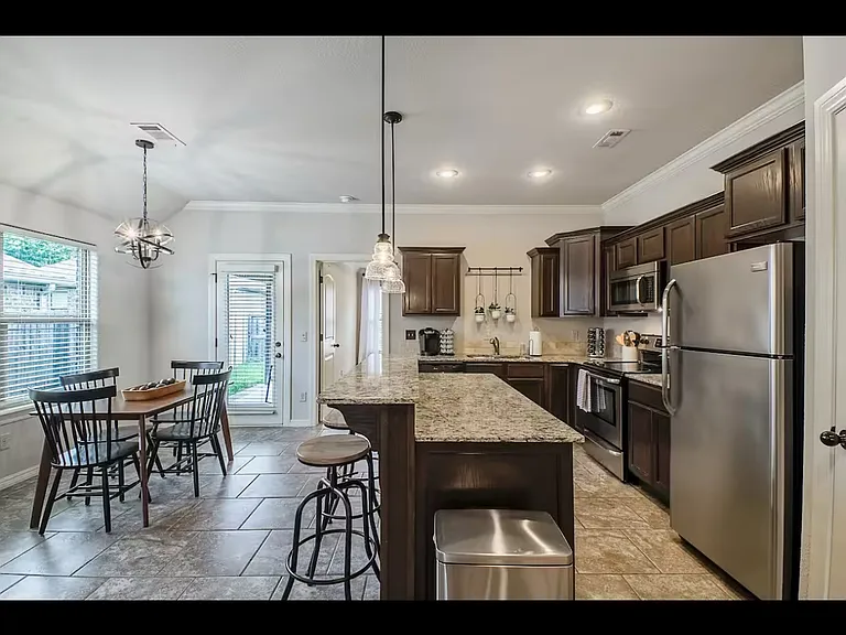 2676 N Barcelona Ave — Photo 15