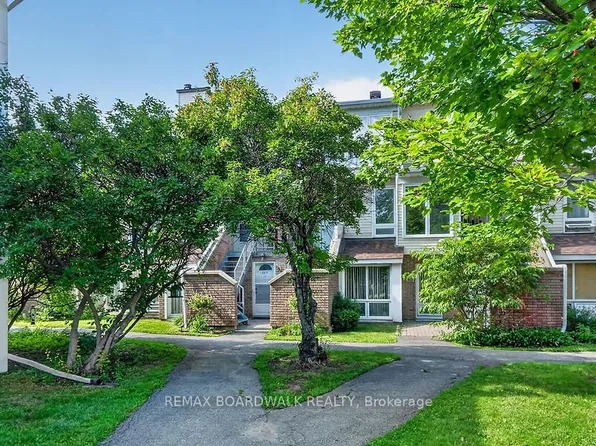 24B Shehyn Ln, Ottawa, ON K2G 4Y5