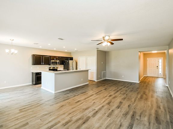 4th image of 10305 Magnolia Hills Dr
