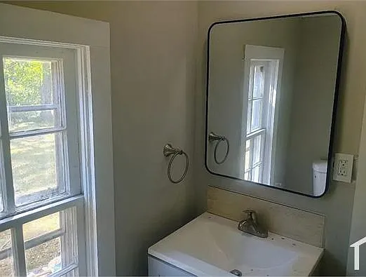2 bed, $950 — Photo 3