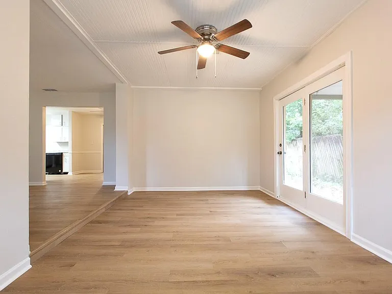2403 Banyan Dr — Photo 5