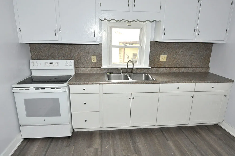 Building Photo - 519 2nd Ave SW