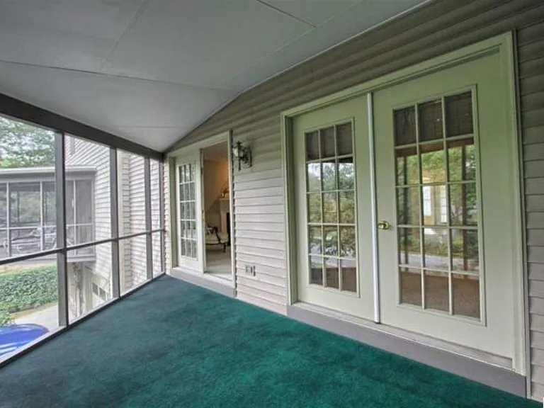 1104 Peggy Dr — Photo 4