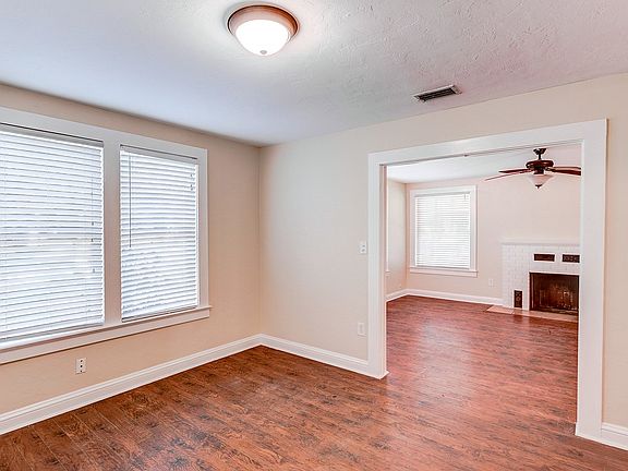 4th image of 300-304 W 12th St