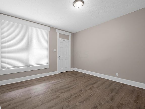 4th image of 212 S Yale Ave