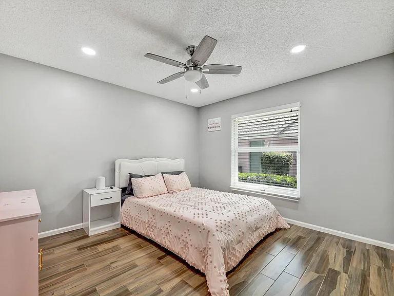 10370 NW 50th Ct — Photo 33