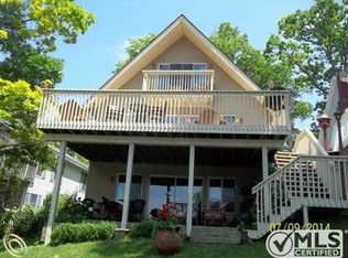 3880 Highcrest Dr, Brighton, MI