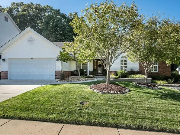 2127 Dartmouth Gate Ct, Ballwin, MO 63011