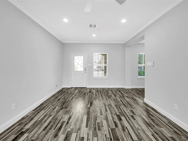4732 Carmen St #B — Photo 6