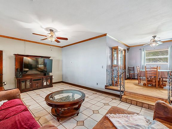 5th image of 1713 Serena Dr E