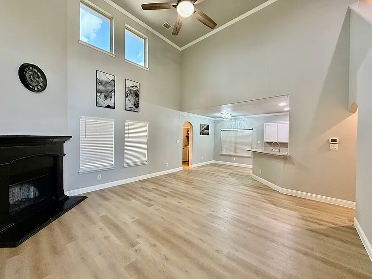 9220 Stewart St — Photo 7