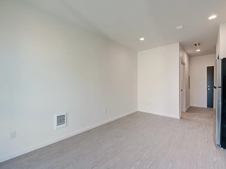 Viola Apartments — Photo 29