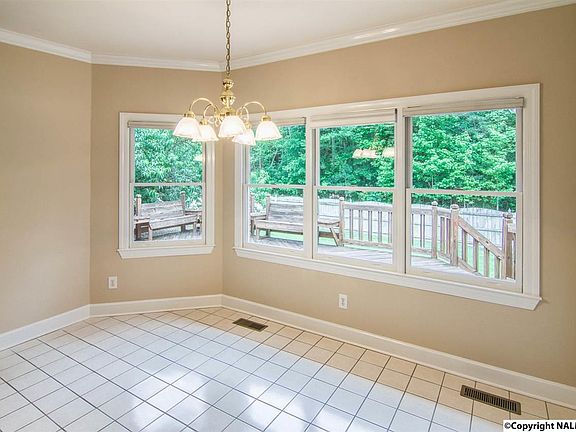 5th image of 2611 Southhurst Dr SE