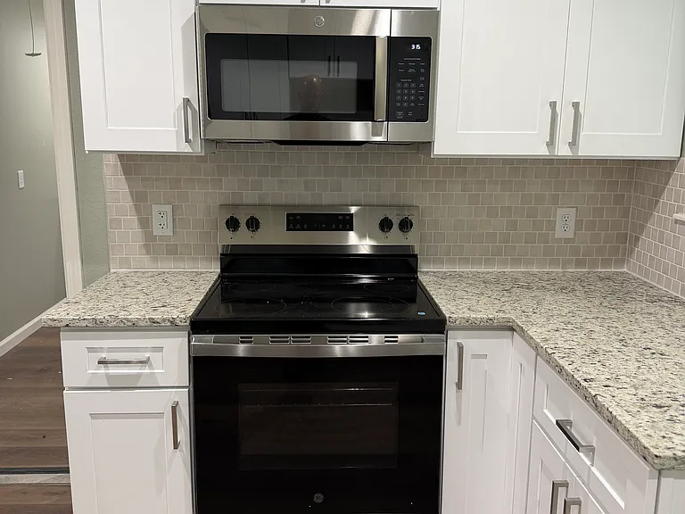 1605 Marguerite Ln — Photo 21