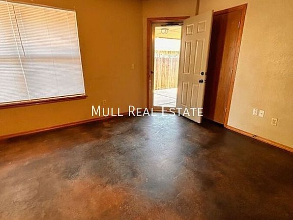 4th image of 2828 SE 89th Ter