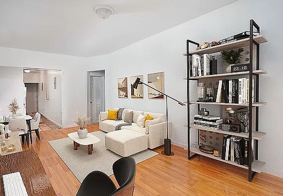 3rd image of 102 W 86th St #4FR