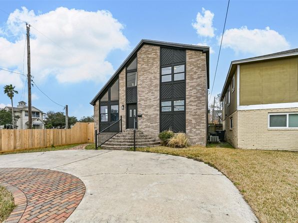 7308 Jones Dr, Galveston, TX 77551