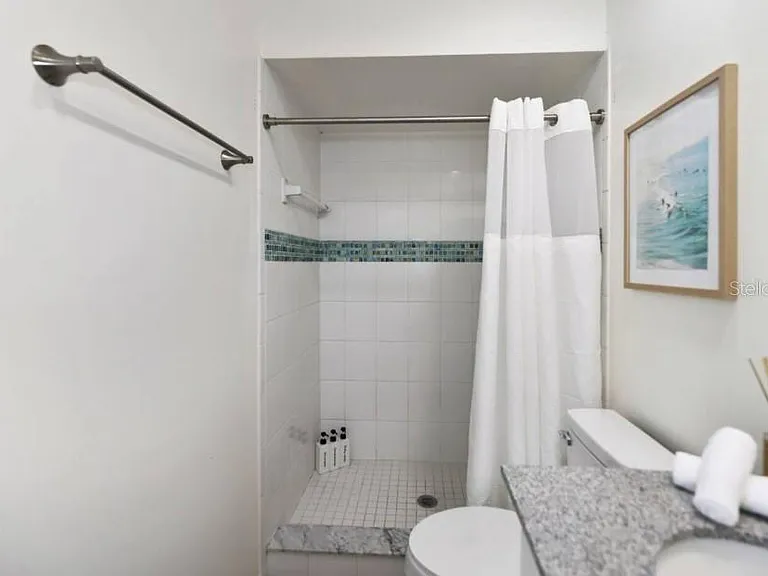 10075 W Bay St — Photo 8