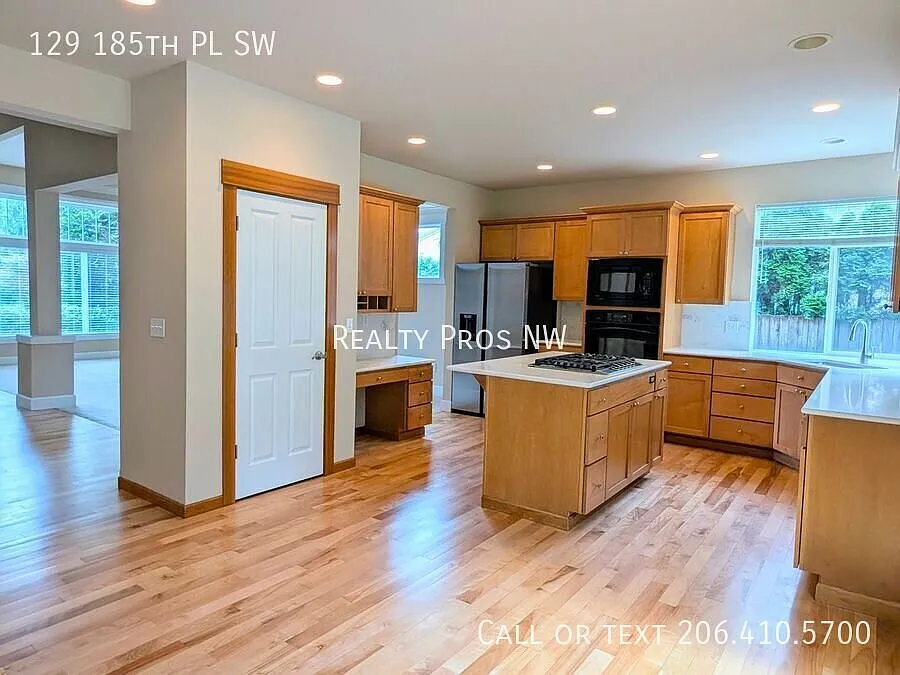 Bothell Bellflower Neighborhood - Edmonds Schools — Photo 4