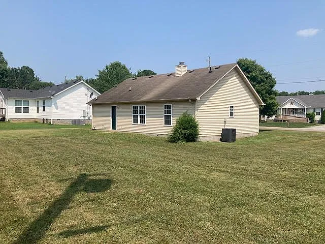 3 bed, 1150 sqft, $1,850 — Photo 3