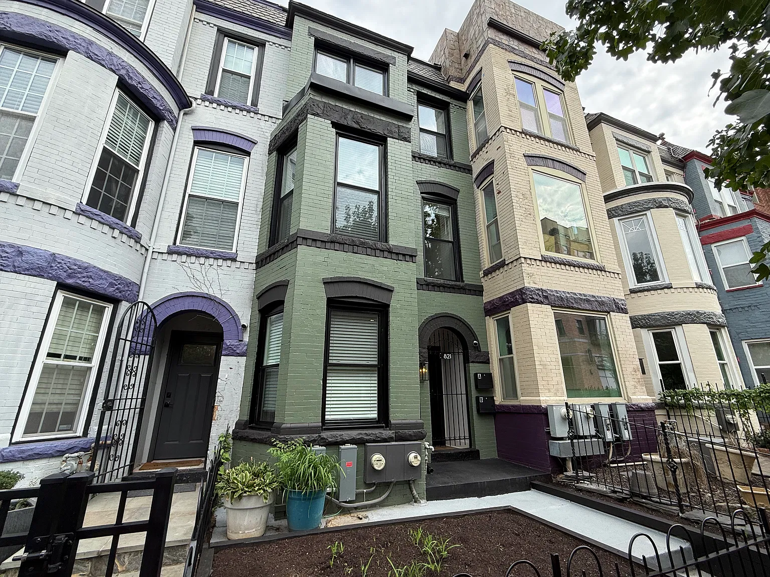 2 bed, 1300 sqft, $3,800 — Photo 1