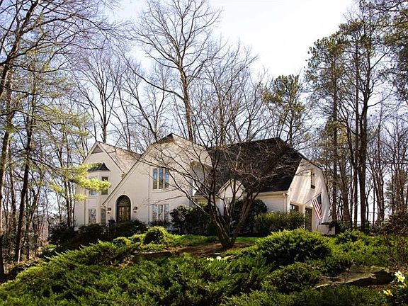 4th image of 415 Dogwood Trl SE