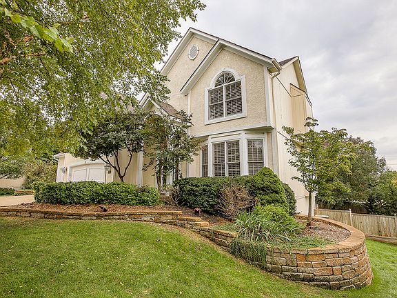 Beautifully Landscaped Yard